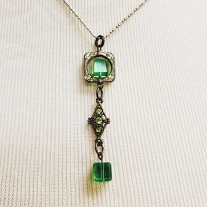 Vintage-Inspired Green Crystal Pendant Necklace - Unbranded